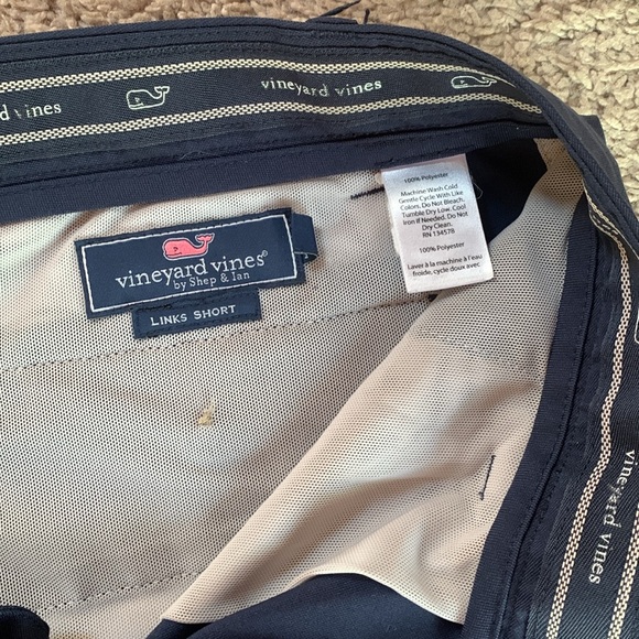 Vineyard vines shorts - Picture 3 of 4